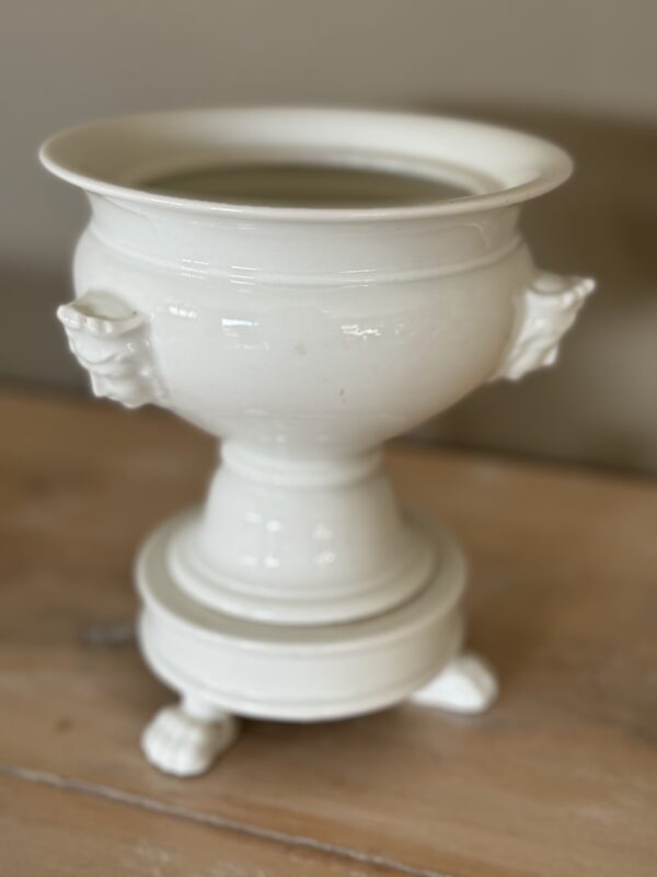 Recipiente para flores en porcelana francesa del SXIX estilo imperio. - Imagen 3