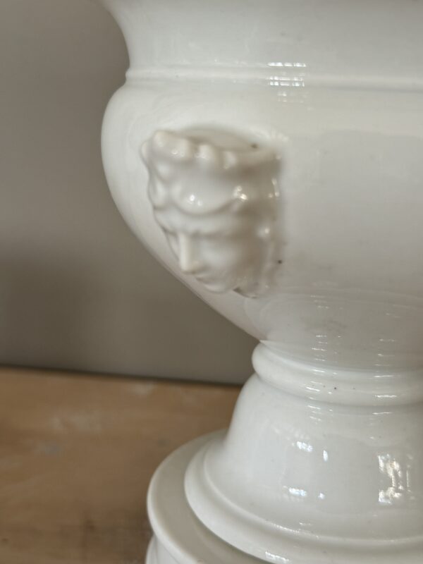 Recipiente para flores en porcelana francesa del SXIX estilo imperio. - Imagen 5