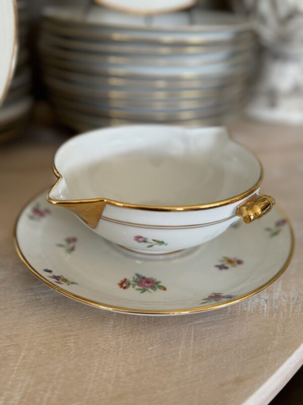 Vajilla francesa en porcelana de Limoges. Segunda mitad del S. XX - Imagen 5