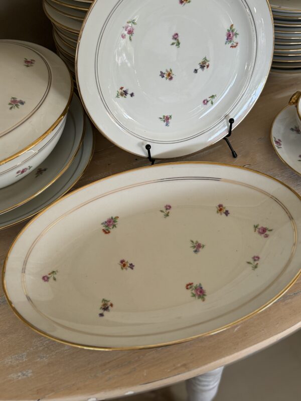 Vajilla francesa en porcelana de Limoges. Segunda mitad del S. XX - Imagen 7